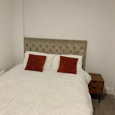 M4M Rooms- Ng8 5Np Room 1 ノッティンガム エクステリア 写真