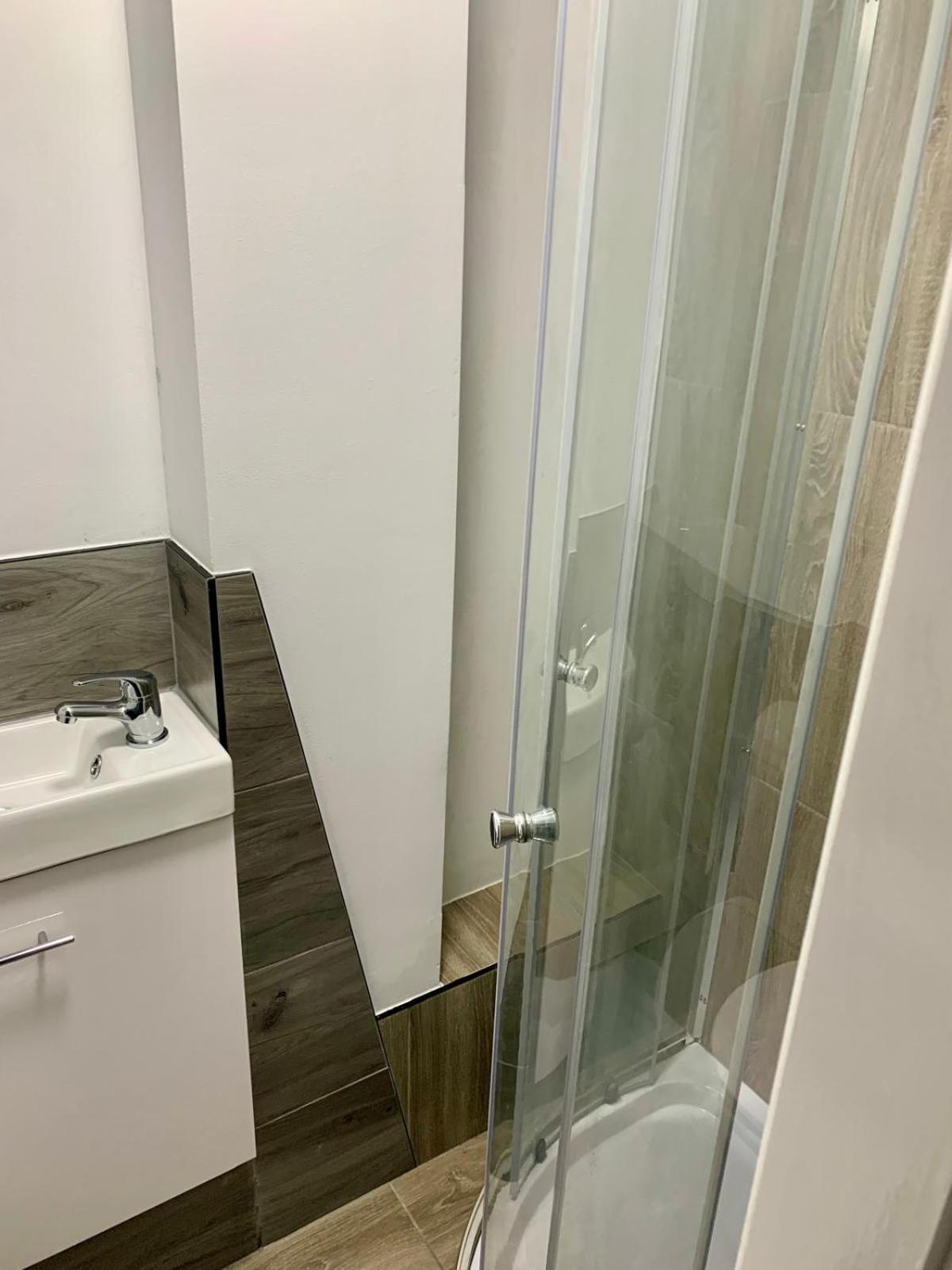M4M Rooms- Ng8 5Np Room 1 ノッティンガム エクステリア 写真